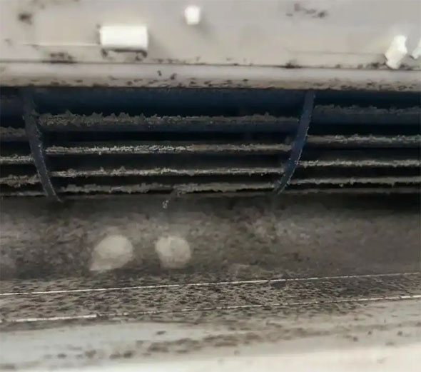 泰州市空调吹的风有股烧焦味是怎么回事